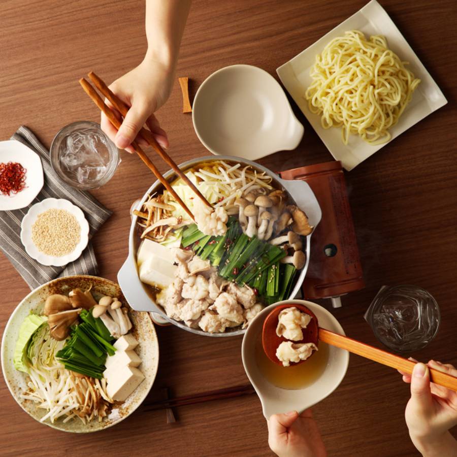 ＜山樹＞国産牛ホルモン「しょう油もつ鍋」ちゃんぽん麺付き2～3人前